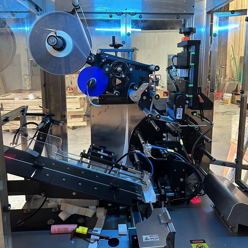 เครื่องติดฉลากหลอดพลาสติกอ่อนอัตโนมัติพร้อมระบบป้อนหลอด