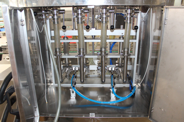 เครื่องบรรจุ 4 หัว (2).JPG