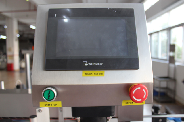 เครื่องติดฉลากสองหน้า (1).JPG