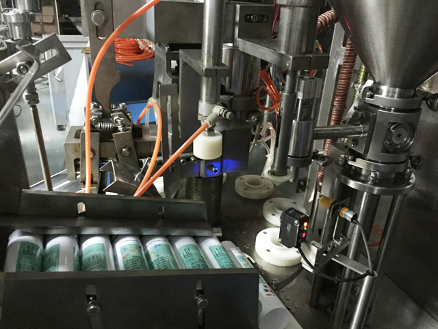 tubes holding feeding system ระบบป้อนท่ออัตโนมัติสำหรับการบรรจุและปิดผนึก.jpg