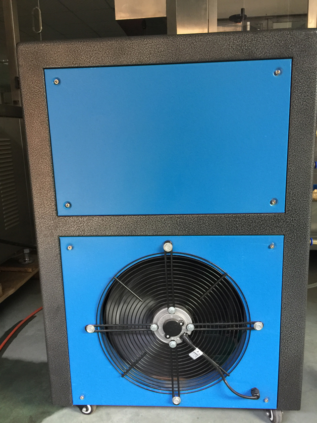 auxilliary equipment for filling sealing machines เครื่องทำความเย็นสำหรับเครื่องจักรบรรจุและปิดผนึกท่อu.jpg