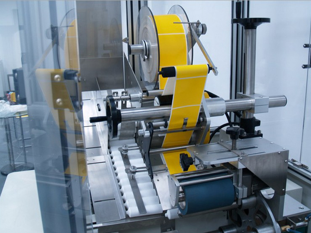 feeding tubes labeling process รายละเอียดสำหรับเครื่องจักรติดฉลาก.jpg