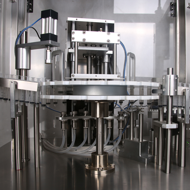 เครื่องปิดฝาด้วยเข็มฉีดยา