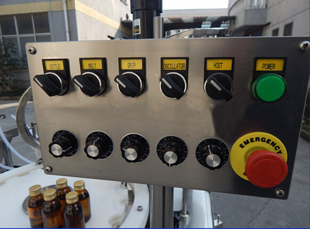 buttons for capping machine ปุ่มควบคุมสำหรับเครื่องปิดฝา.jpg