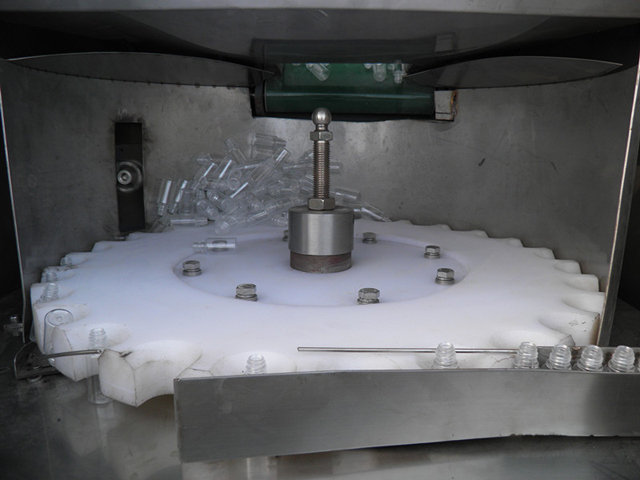 เครื่องแยกขวดแบบ unscrambler.jpg