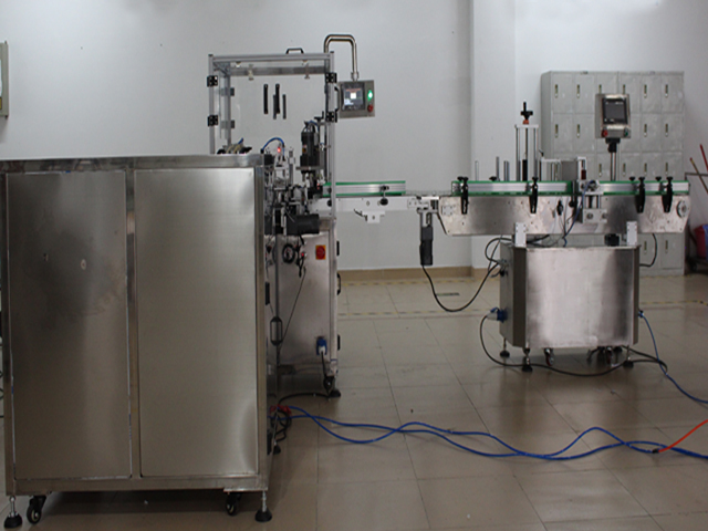 การจัดเรียงขวดสำหรับ E liquid line.jpg