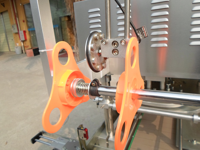 film roller ลูกกลิ้งสำหรับปิดผนึกการโหลดฟิล์ม.jpg