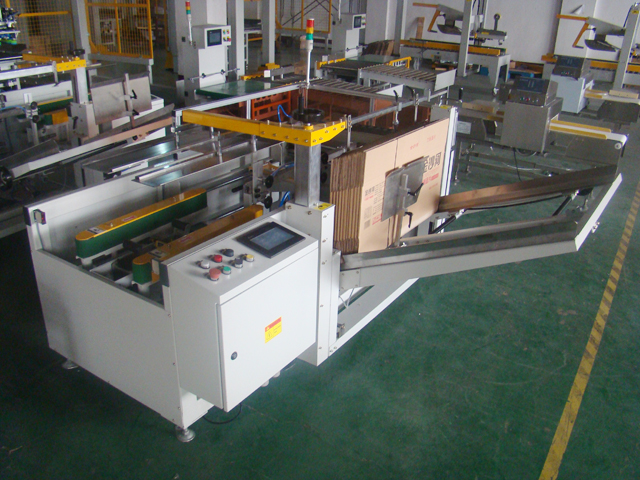 โรงงานประกอบกล่องกระดาษแข็งอัตโนมัติ.JPG