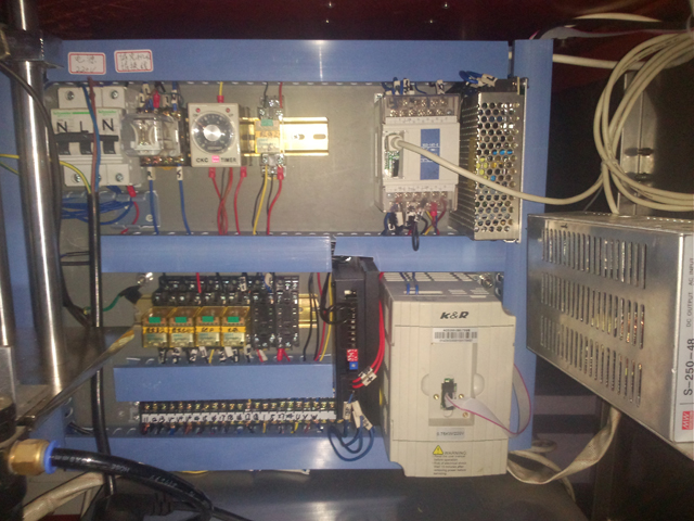 relays for filling sealing machines เครื่องบรรจุและปิดผนึกท่ออลูมิเนียม INSIDE.jpg