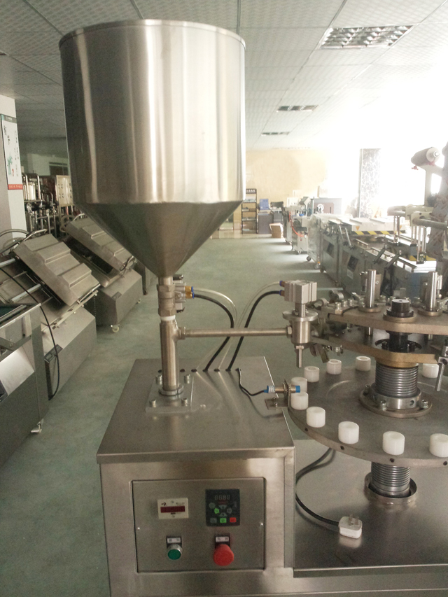 metal tubes filling sealing machine in stock เครื่องบรรจุหลอด เครื่องซีล ถังบรรจุ.jpg