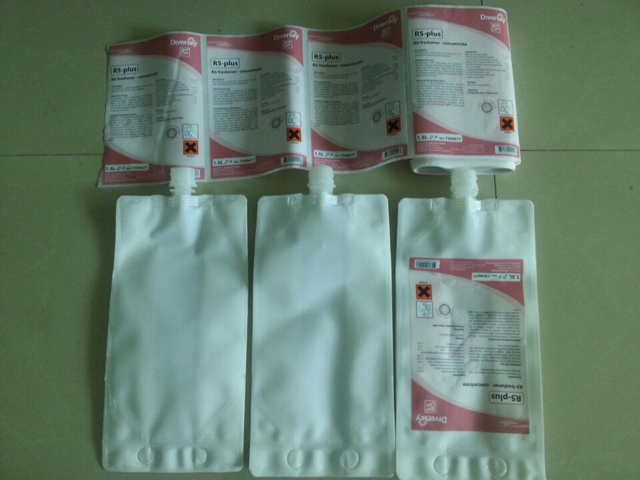 เครื่องติดฉลากถุงแบบกึ่งอัตโนมัติ (4).jpg