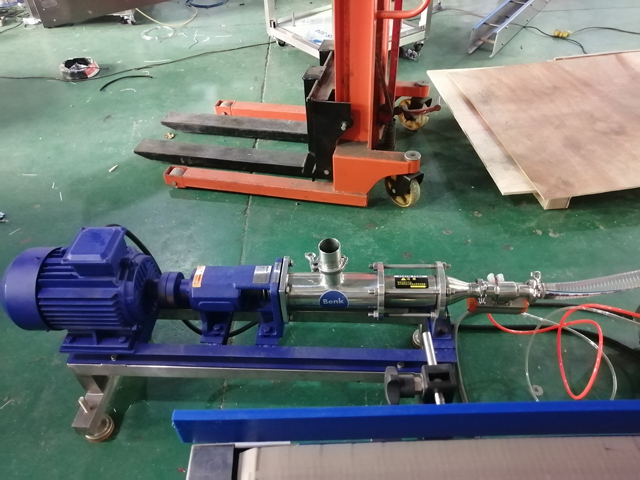 เครื่องบรรจุ 12 หัว พร้อมฮีตเตอร์ผสม (3).jpg