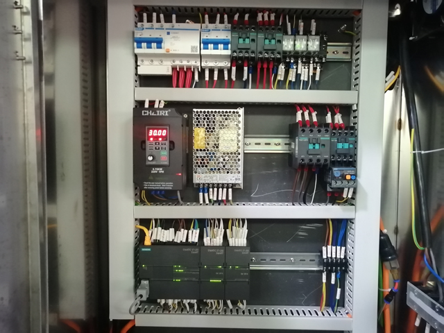 เครื่องบรรจุ 12 หัว พร้อมฮีตเตอร์ผสม (2).jpg