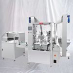 เครื่องปิดฝาขวดบรรจุของเหลวขนาดเล็กพร้อมเครื่องแยกขวด