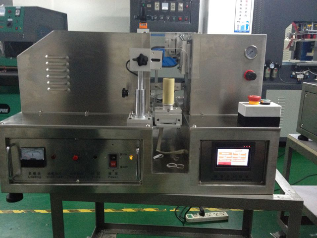 ultrasonic tube sealing equipment เครื่องปิดท่อด้วยคลื่นเสียงความถี่สูง.jpg