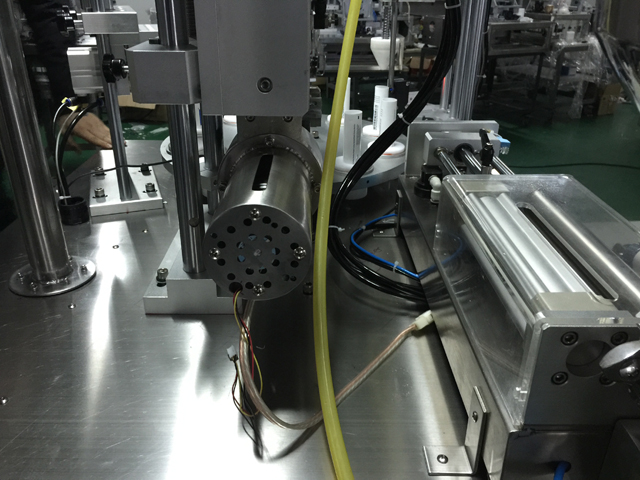 ultrasounic generator การปิดผนึกด้วยคลื่นเสียงความถี่สูงสำหรับบรรจุหลอด.jpg