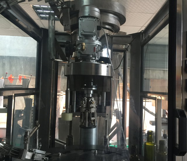 ภายในเครื่องจักรปิดฝา ropp.jpg