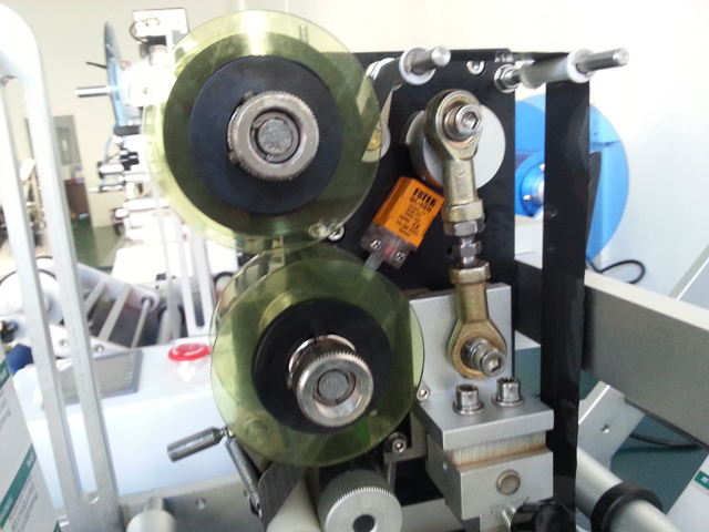 สำหรับเครื่องติดฉลากหลอดกึ่งอัตโนมัติ eran พร้อมเข็มฉีดยา