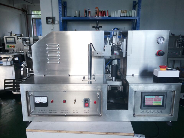 ultrasonic tube sealing equipment เครื่องปิดท่อด้วยคลื่นเสียงความถี่สูง.jpg