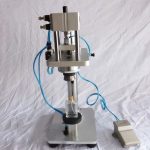 เครื่องจีบขวดแก้วน้ำหอมตั้งโต๊ะกึ่งอัตโนมัติแบบลม