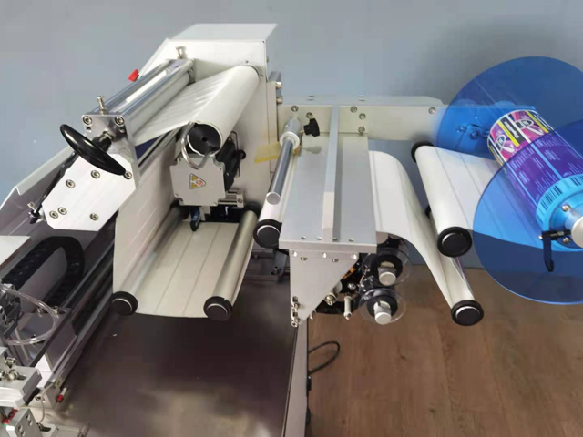 เครื่องติดฉลากไส้กรอก (3).jpg