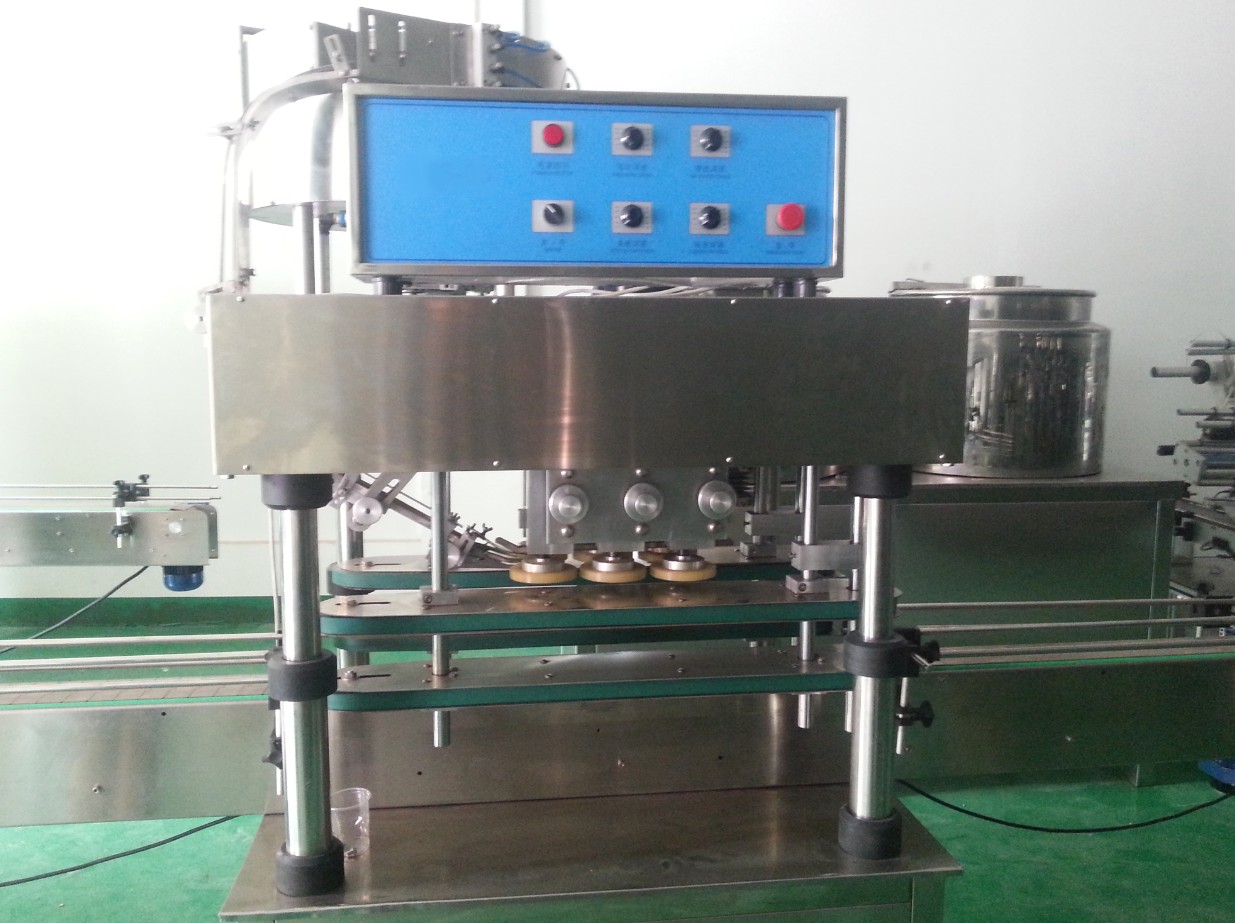 high speed screw capper equipment เครื่องปิดฝาเกลียวความเร็วสูง.jpg