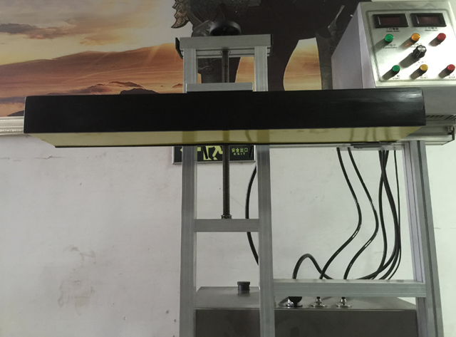 เครื่องจักรปิดผนึกเหนี่ยวนำการระบายความร้อนด้วยน้ำ