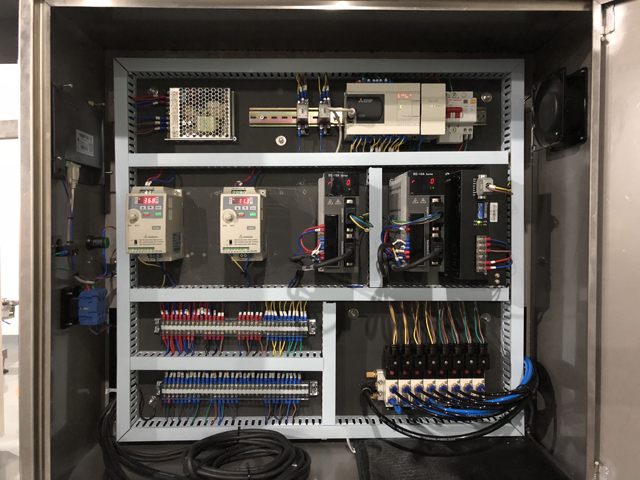 แผงวงจรไฟฟ้า.JPG